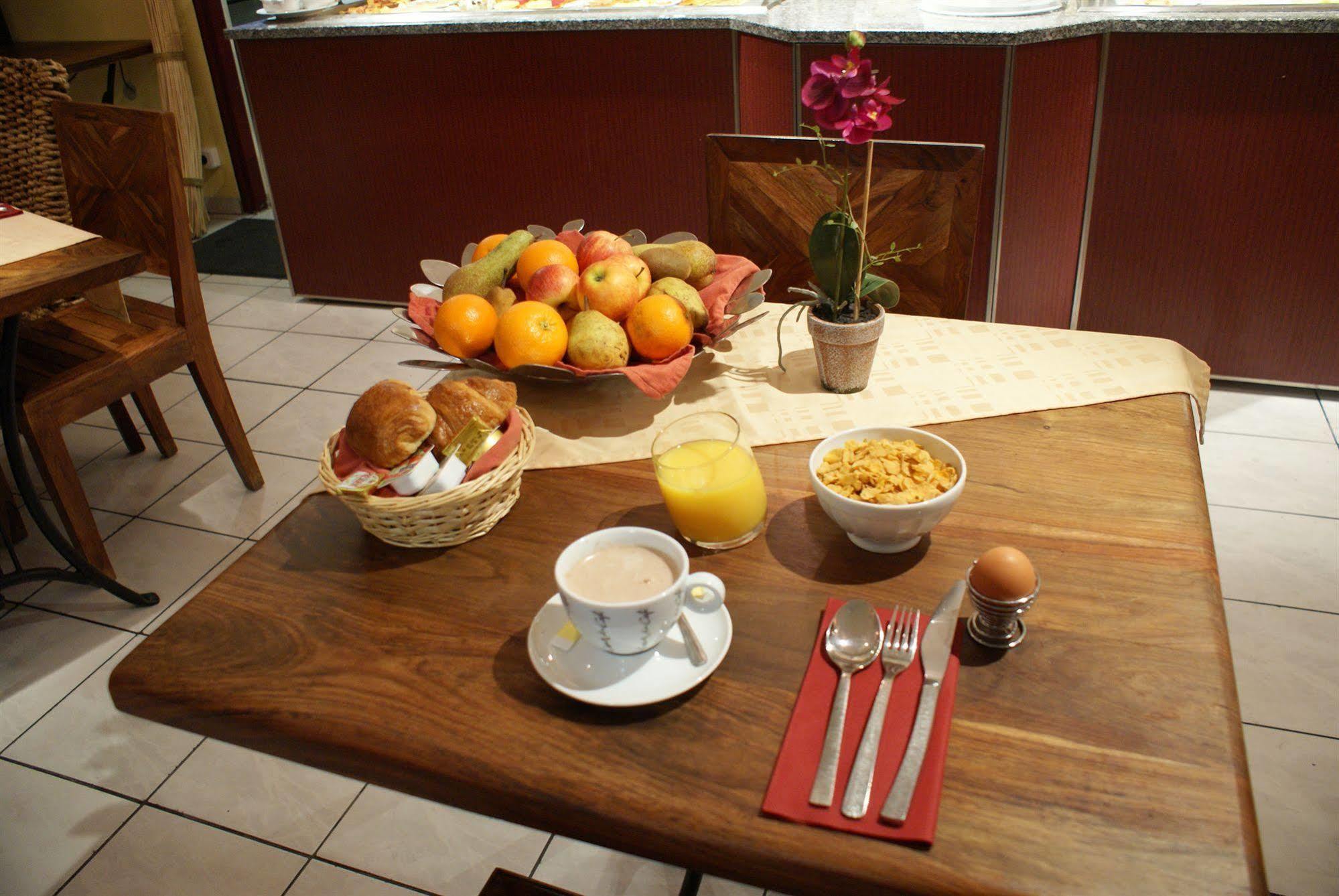 Du Parc Hotel 2*